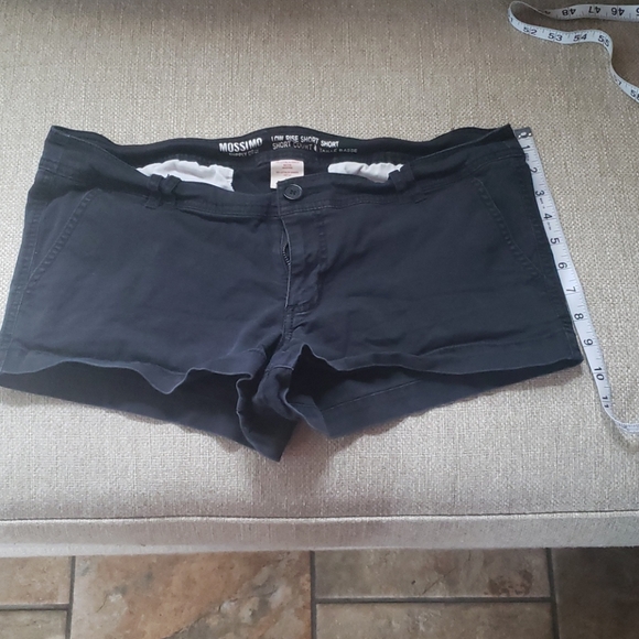 Shorts - Picture 2 of 5